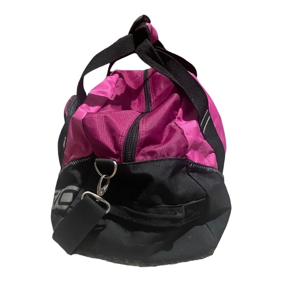 OGIO Half Dome Hooters Duffel Bag EUC - Picture 6 of 8